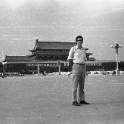 1970 Dick op het Tien-an-minh plein, Peking