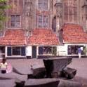 huisjes aan de zijkant Lebuinuskerk